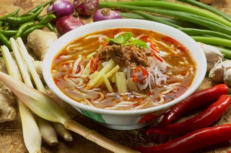  Laksa Penang: Tuhdin ja Tuoreen Maun Viestijät!