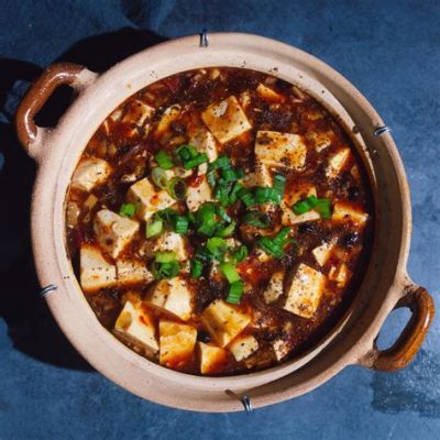  Mapo Dofu: Silkkisen Pehmeä Tofu Tapaa Tulevan Määrän Chiliä!